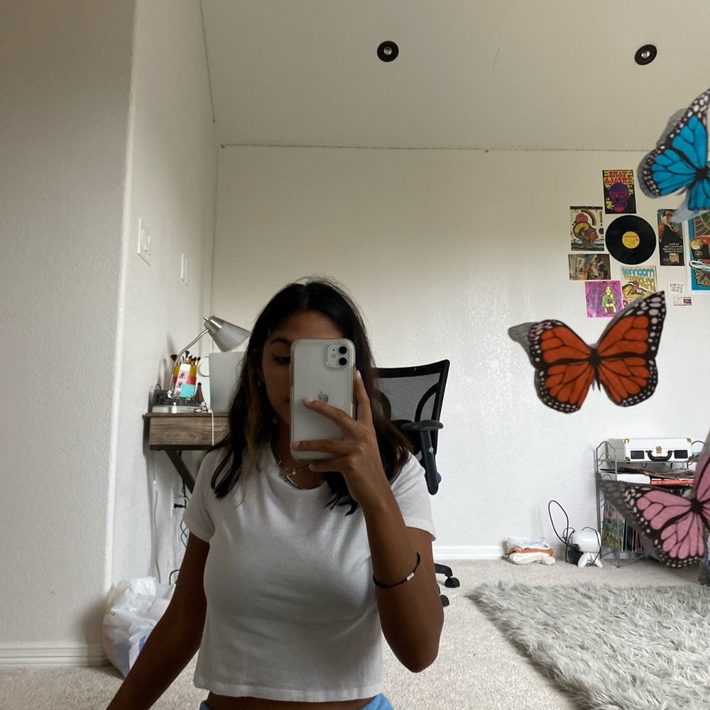 basic never worn white t shirt